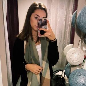 Meet your Posher, Donna